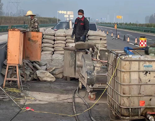 万宁高速路病害处理